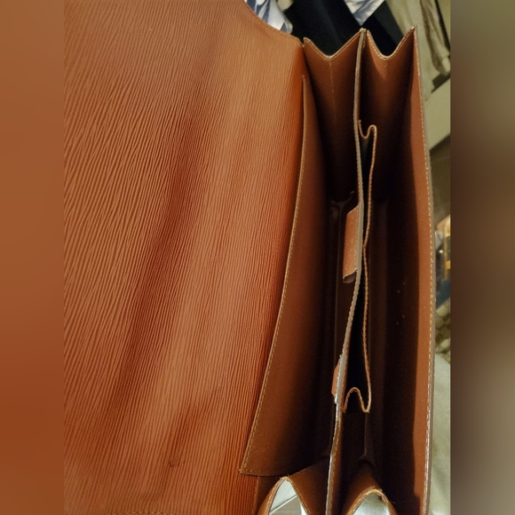 Authentic Louis Vuitton honey brown Epi leather large briefcase - Picture 7 of 8